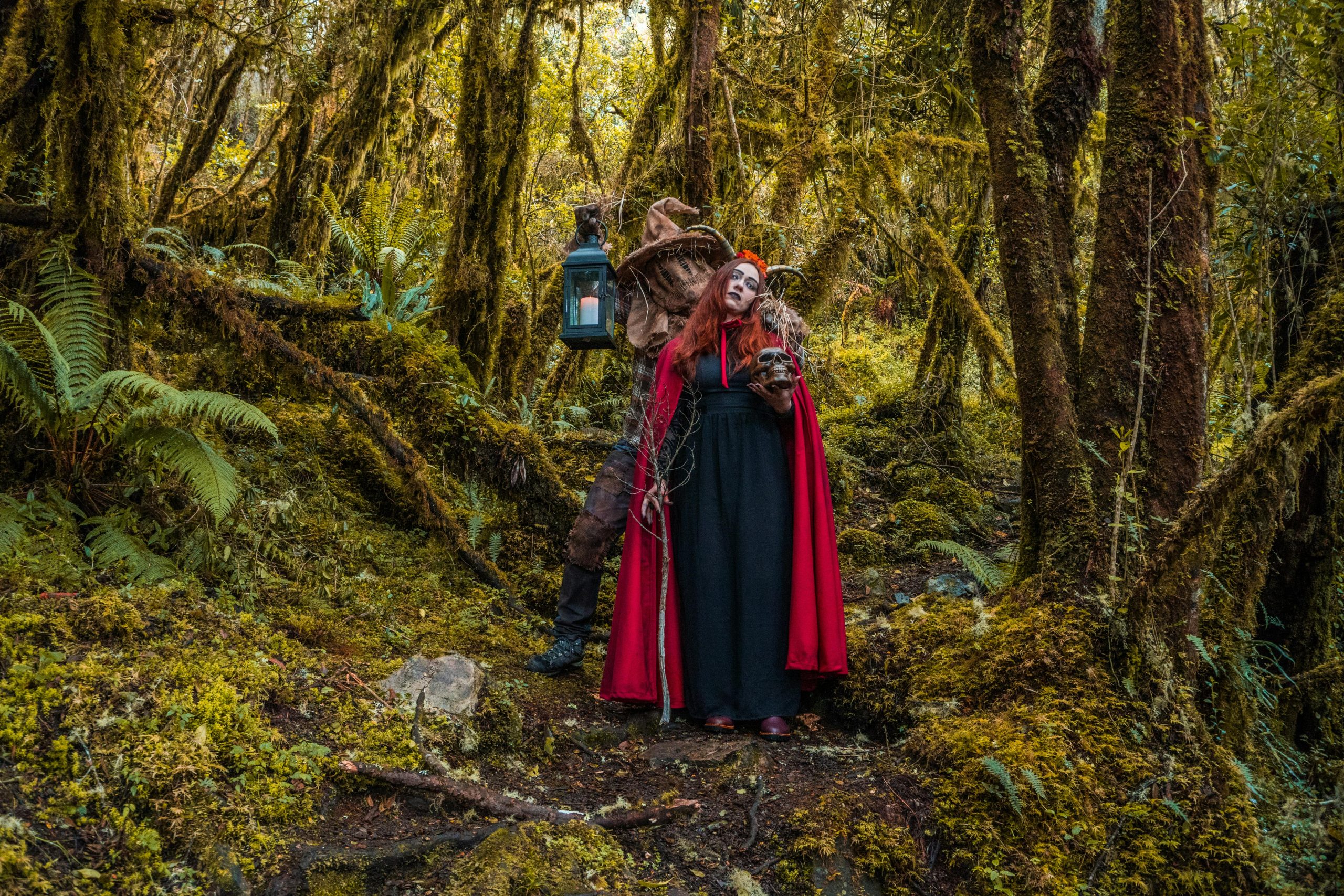 A haunting Halloween scene in a Choachí forest with eerie costumes.