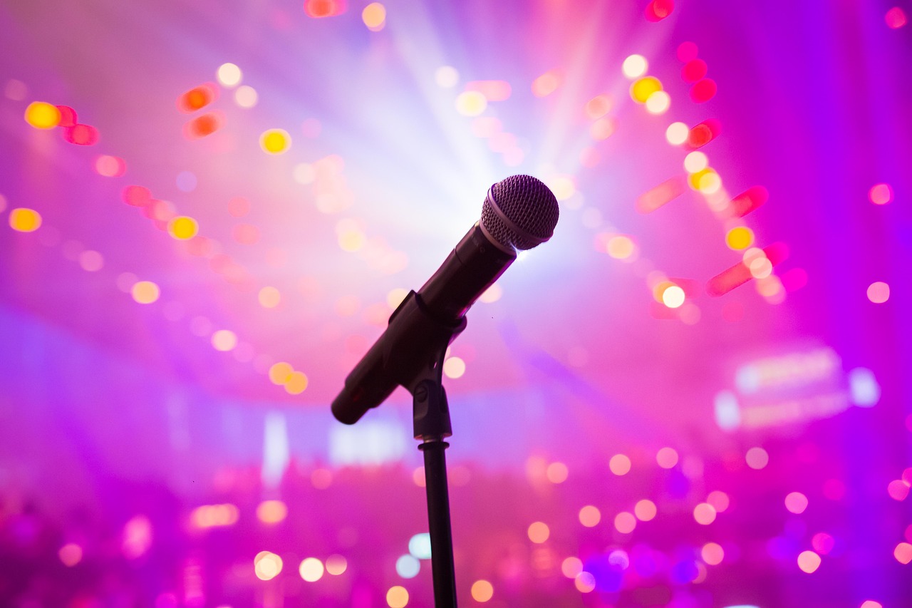 microphone, comedy, crowd, event, applause, people, audience, cheering, pink crowd, pink microphone, pink event, microphone, comedy, comedy, comedy, comedy, comedy, applause